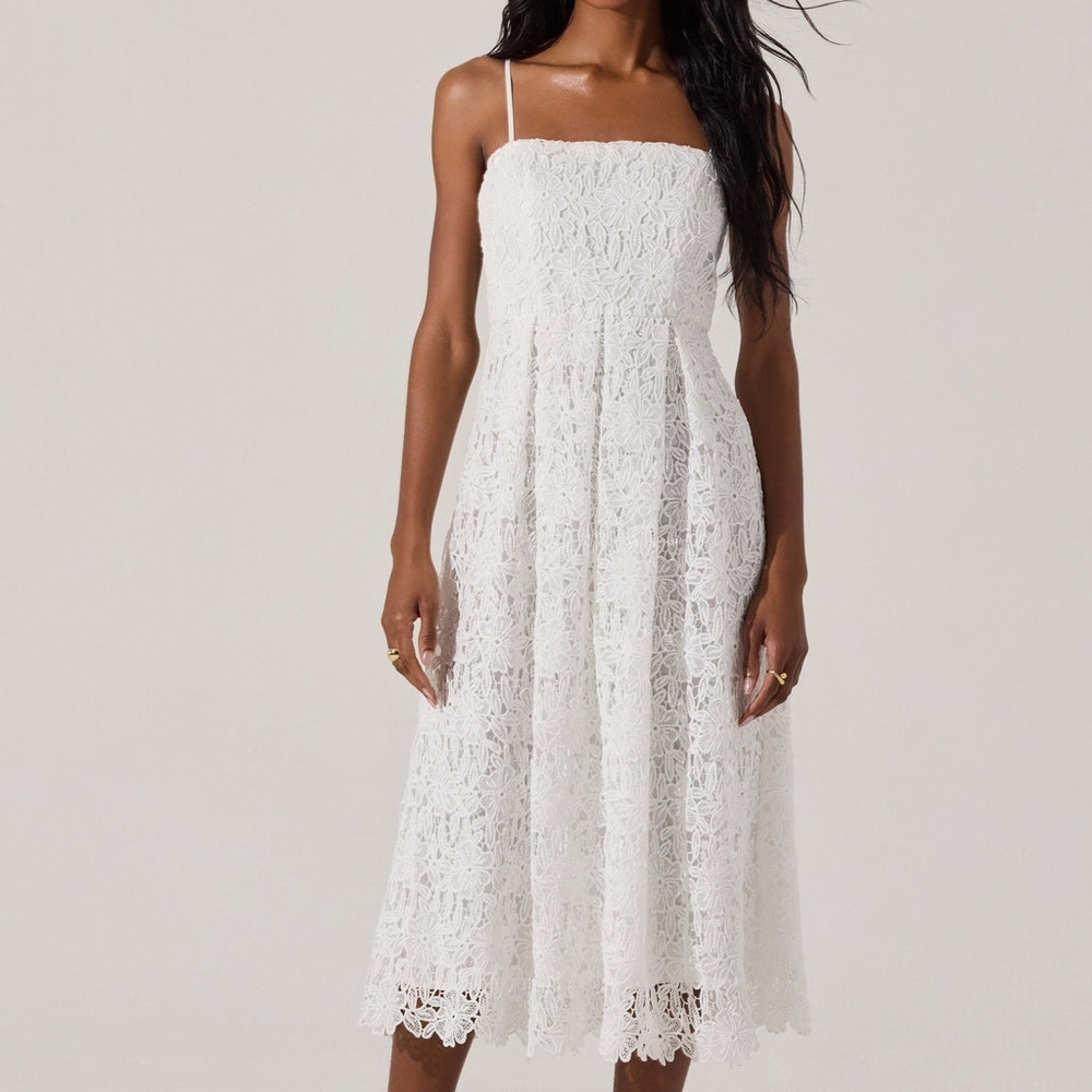 Astr White Flowery Lace Midi Dress Size Medium Nwot, Has One Very Small Flaw - Picture 4 of 16